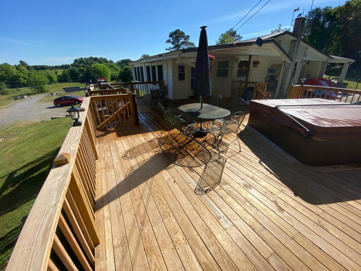 Apartment In The Country Etowah Exterior photo